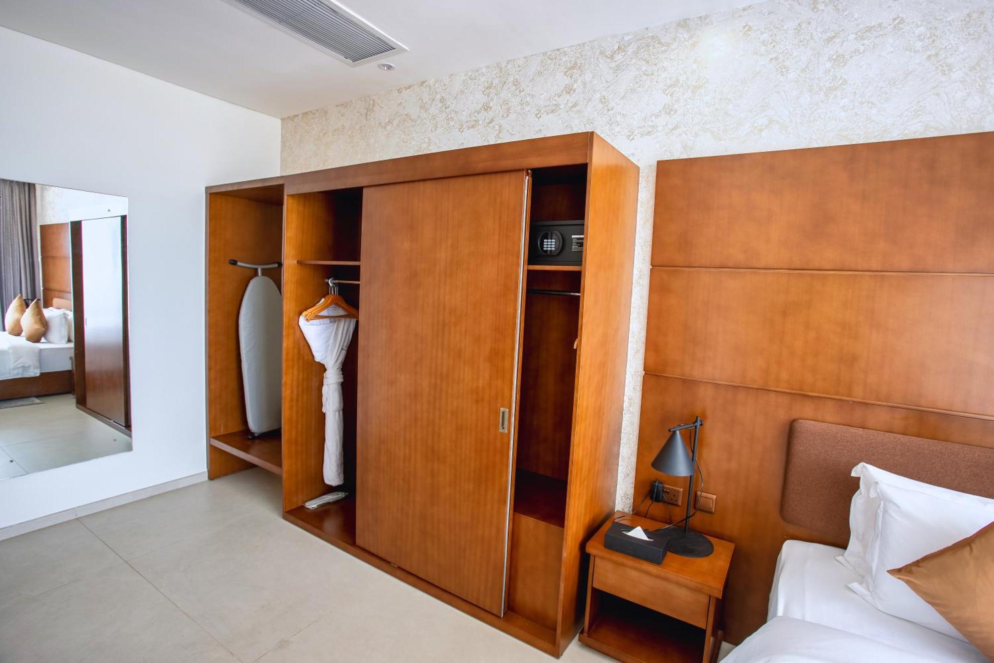 Alisa Hotel ทีมา ภายนอก รูปภาพ